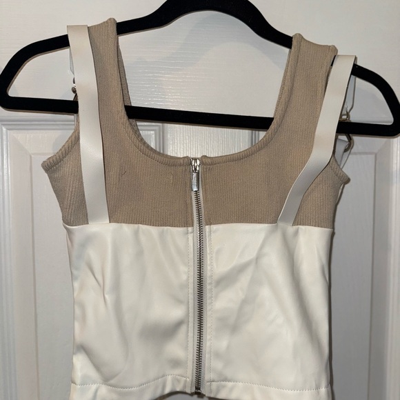 Manière De Voir Tan and White Zippered Top - Picture 5 of 9